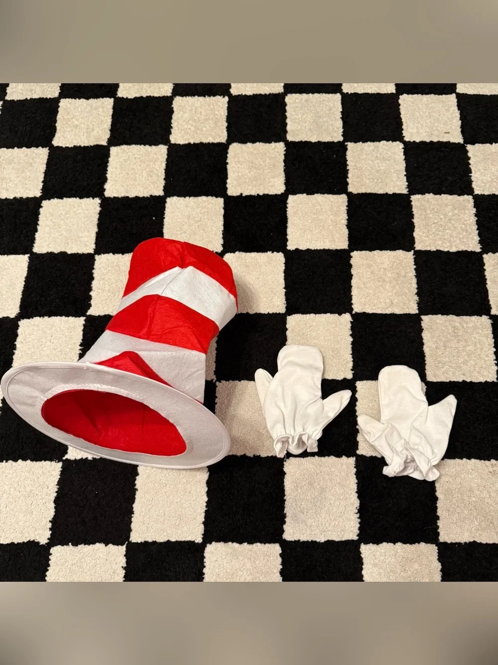 Spirit Halloween Cat in‎ the Hat Costume Jumpsuit Hat Set Kid’s Size Medium